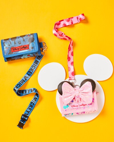 Wallets & lanyards